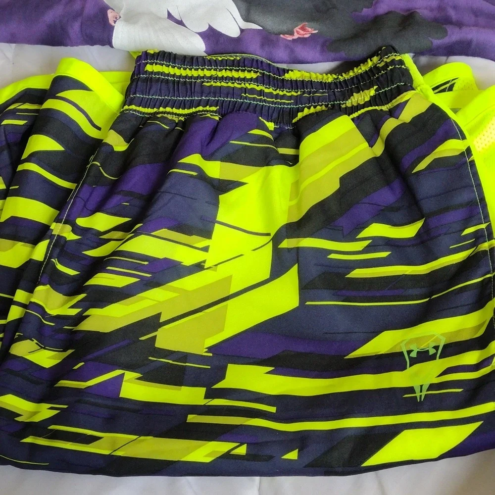 Shorts & shirt bundle - Picture 3 of 8